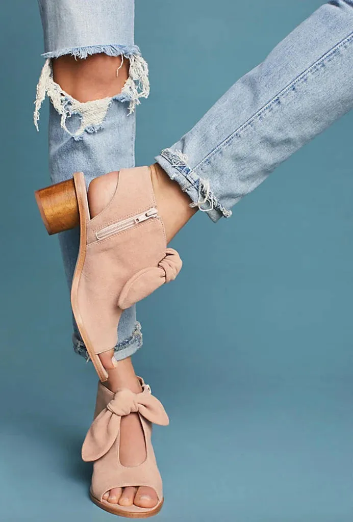 BERNARDO LIZZIE BOOTIE SANDAL IN BLUSH SUEDE