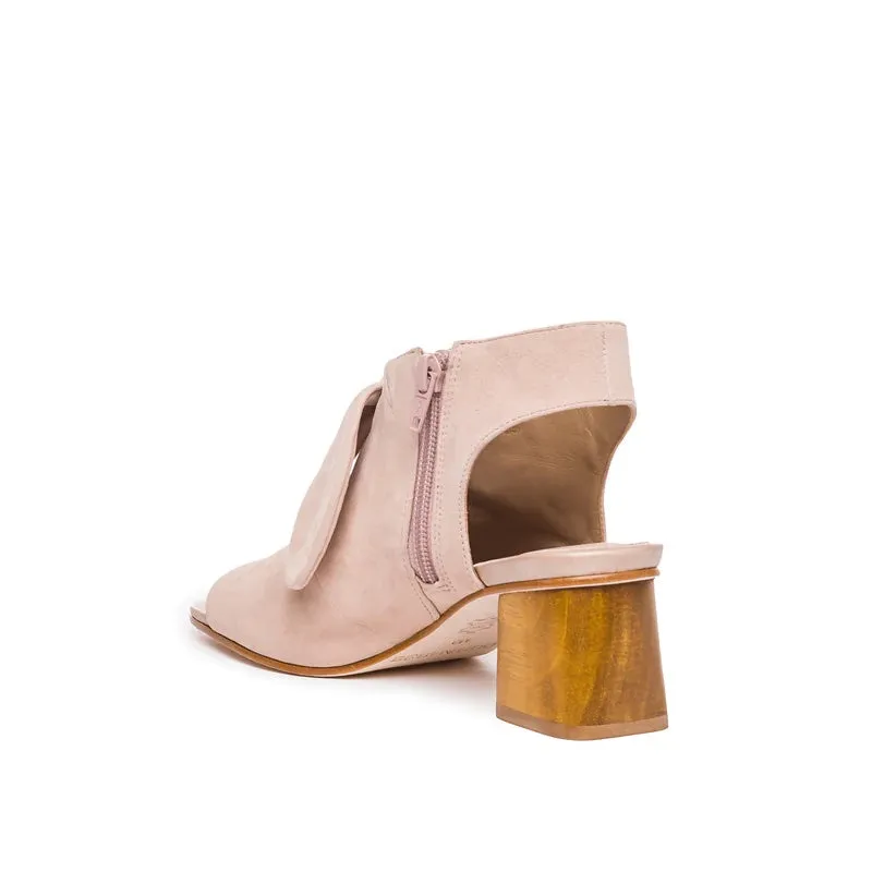 BERNARDO LIZZIE BOOTIE SANDAL IN BLUSH SUEDE