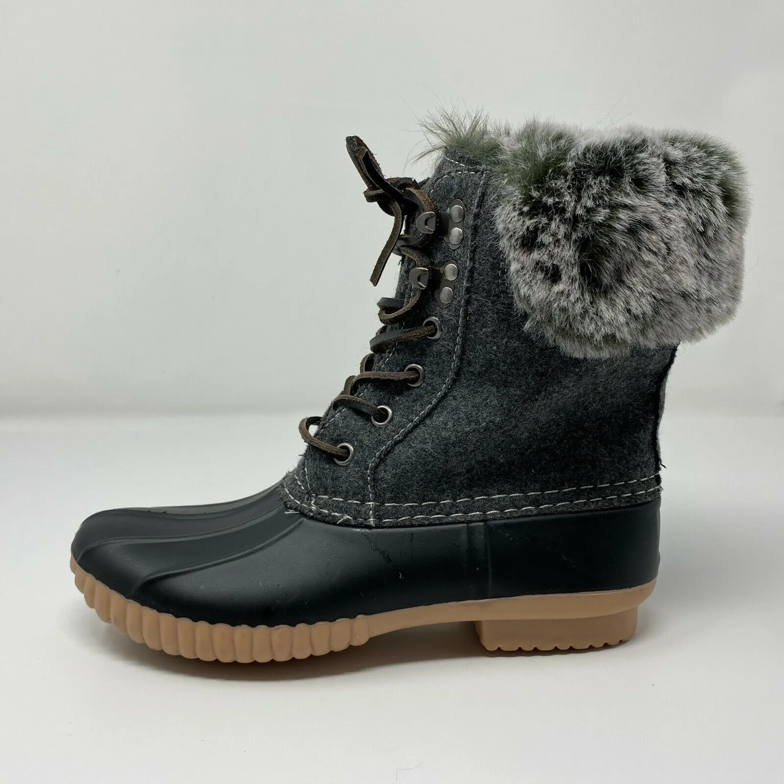 Brand new Report Ursela Black & Grey Lace Up Ultra Soft Faux Fur Duck Boots Women's Size 6.5! Would Fit Youth Size 4.5! Retails $93 