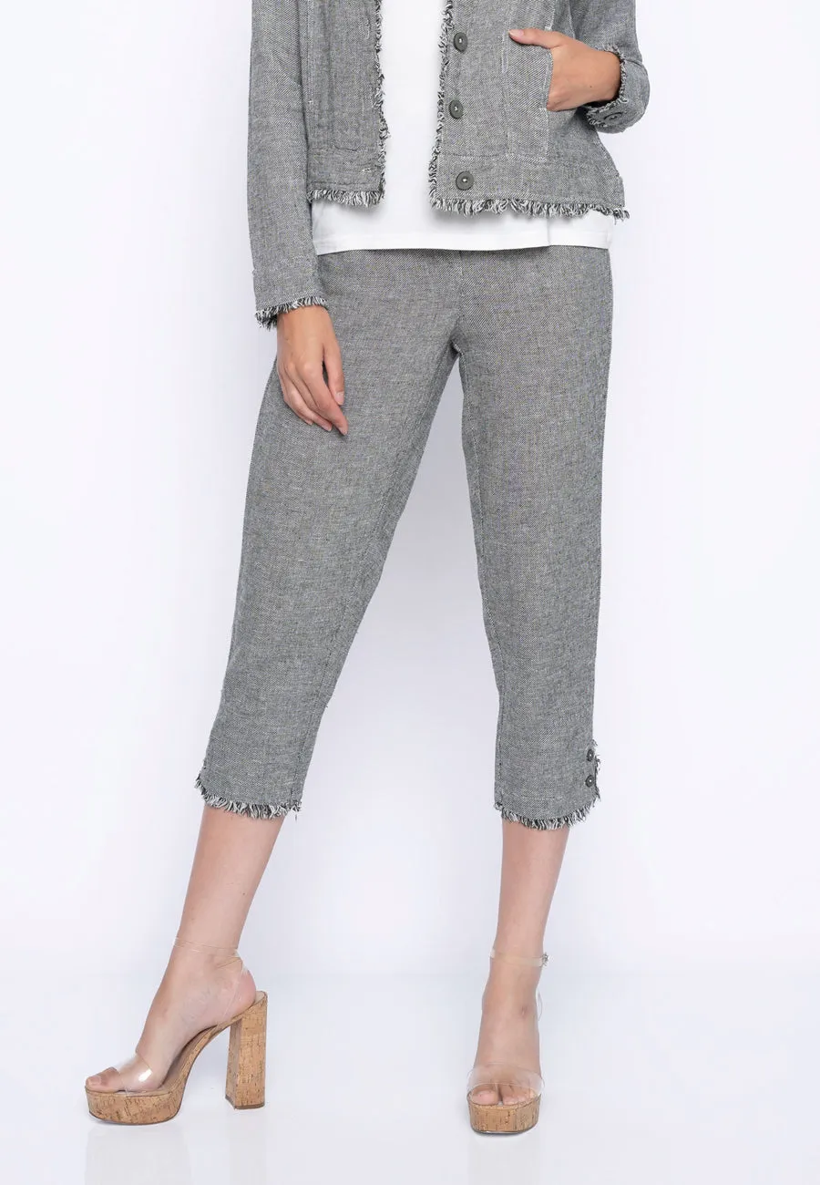 Button Detail Zigzag Print Capri