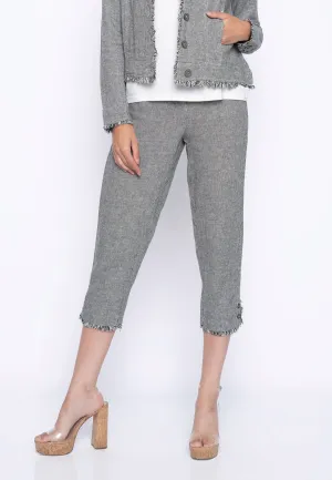 Button Detail Zigzag Print Capri