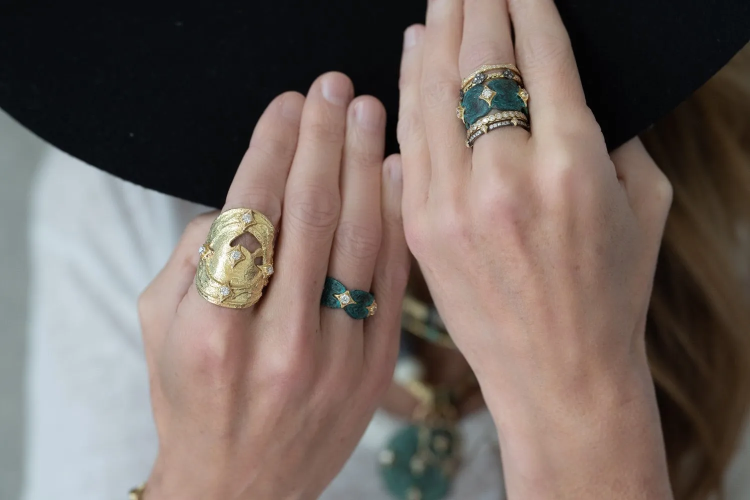 COIN ARTIFACT AND CRIVELLIS RING
