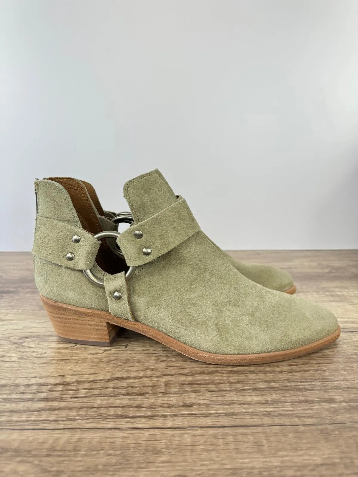 FRYE RAY HARNESS SUEDE  BOOTIES