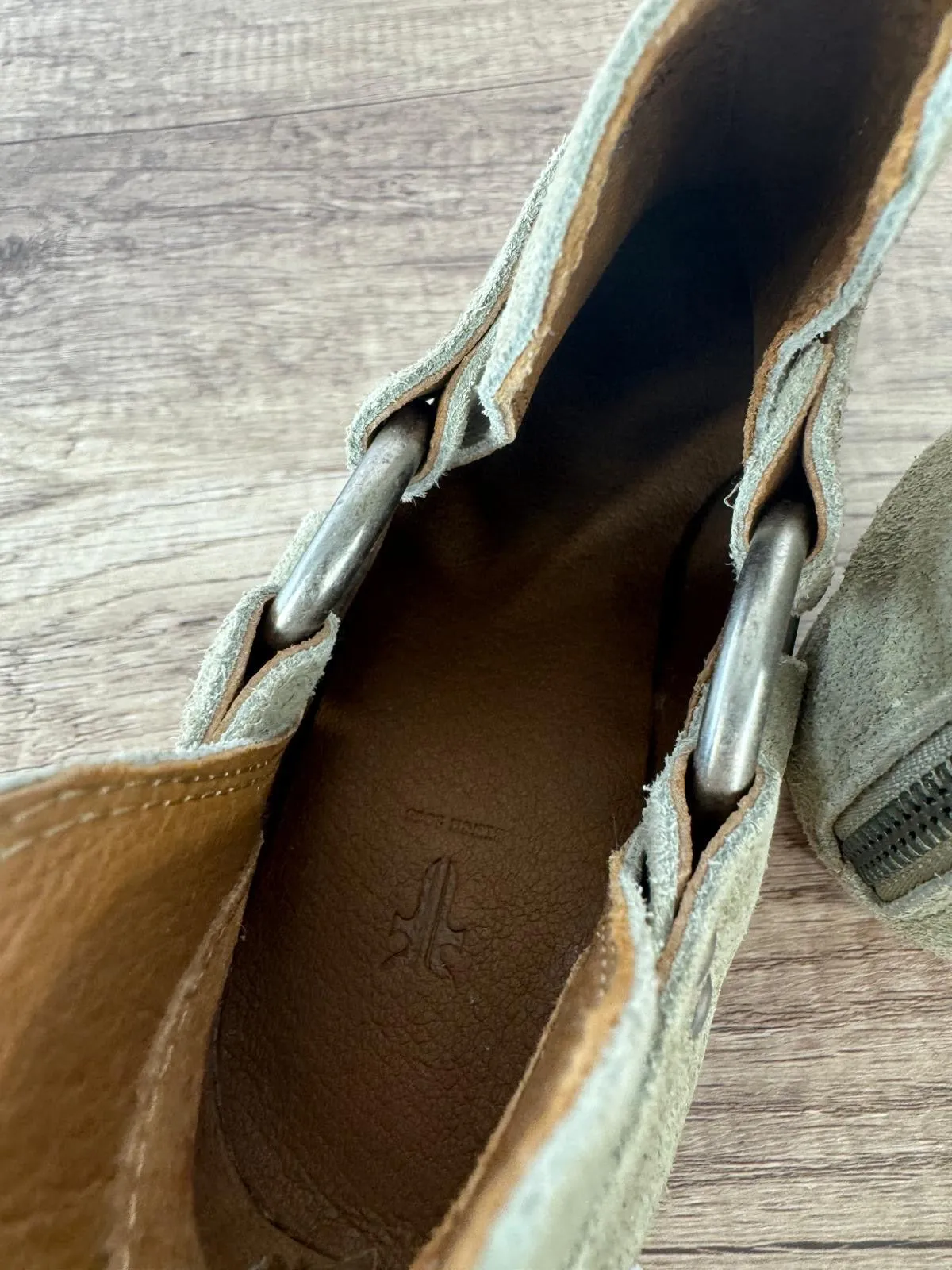 FRYE RAY HARNESS SUEDE  BOOTIES