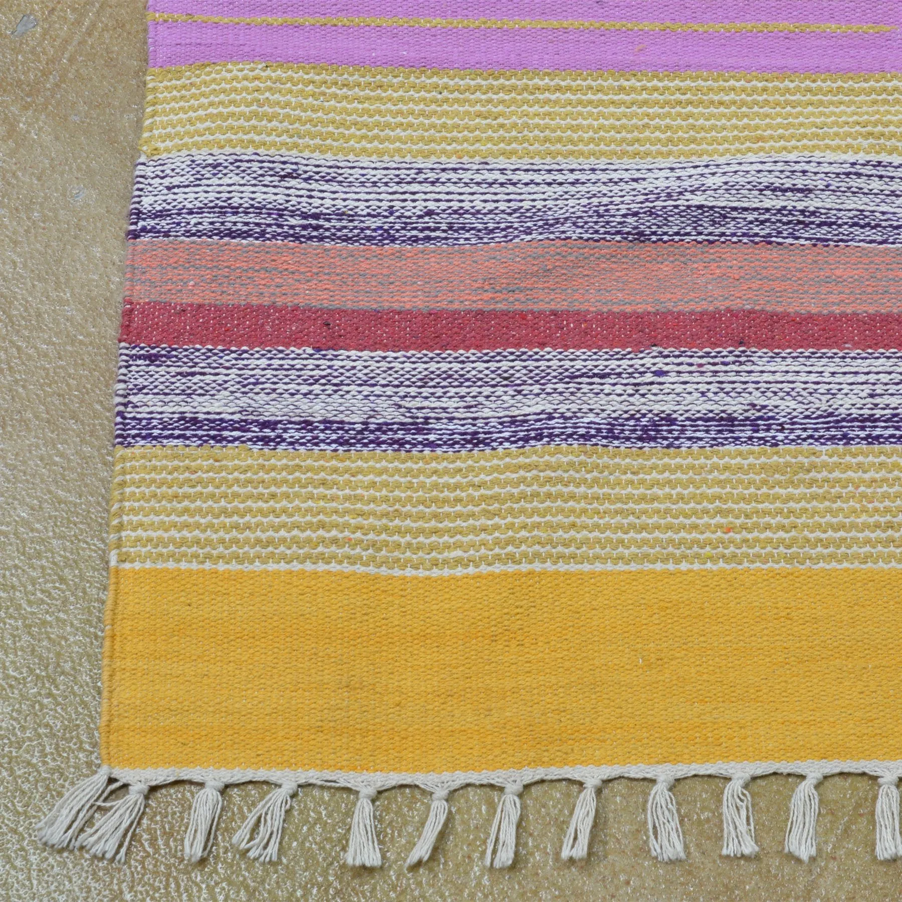 Hand-Woven Cotton Dhurrie Flatweave Reversible Kilim Handmade Rug (Size 3.9 X 5.11) Brrsf-513