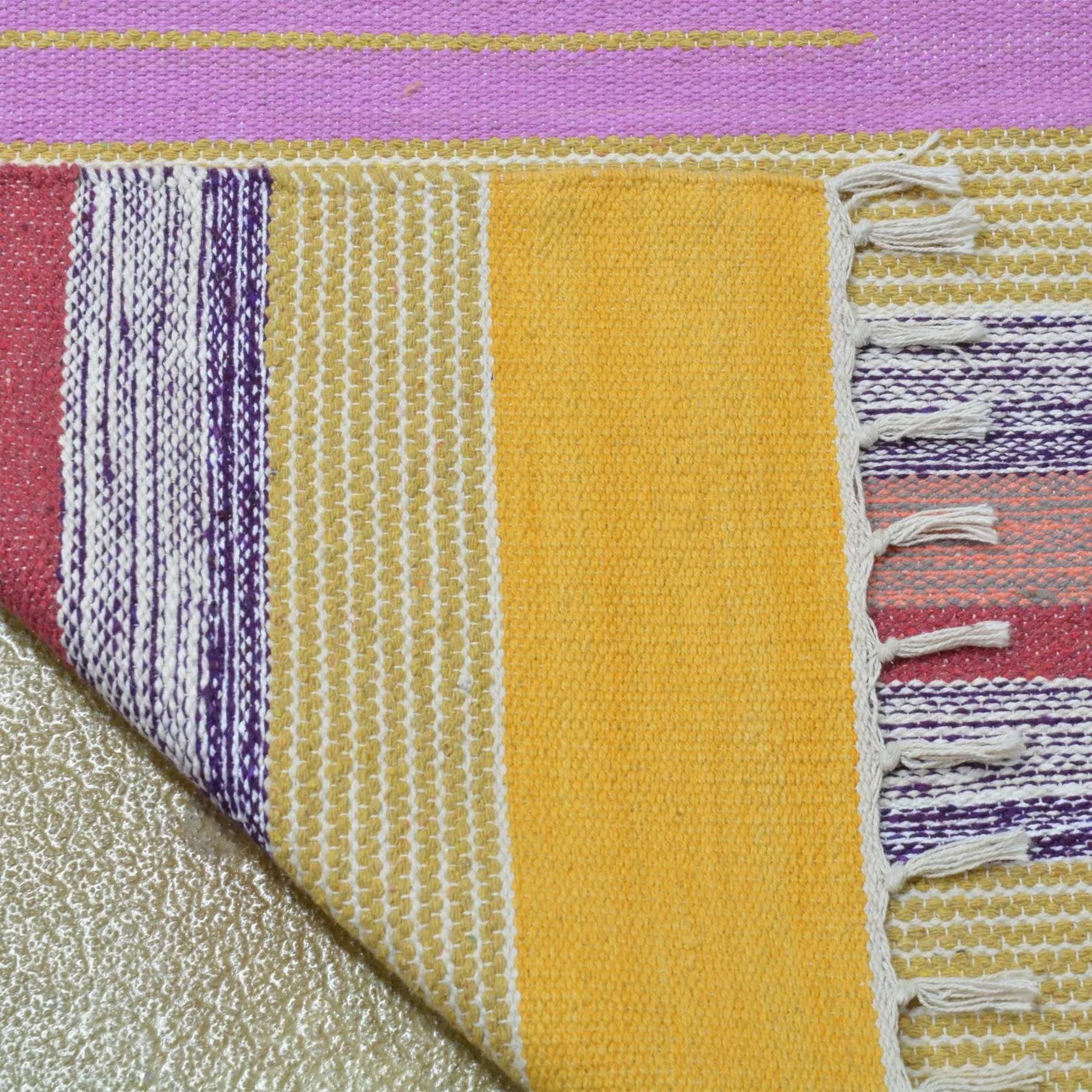 Hand-Woven Cotton Dhurrie Flatweave Reversible Kilim Handmade Rug (Size 3.9 X 5.11) Brrsf-513