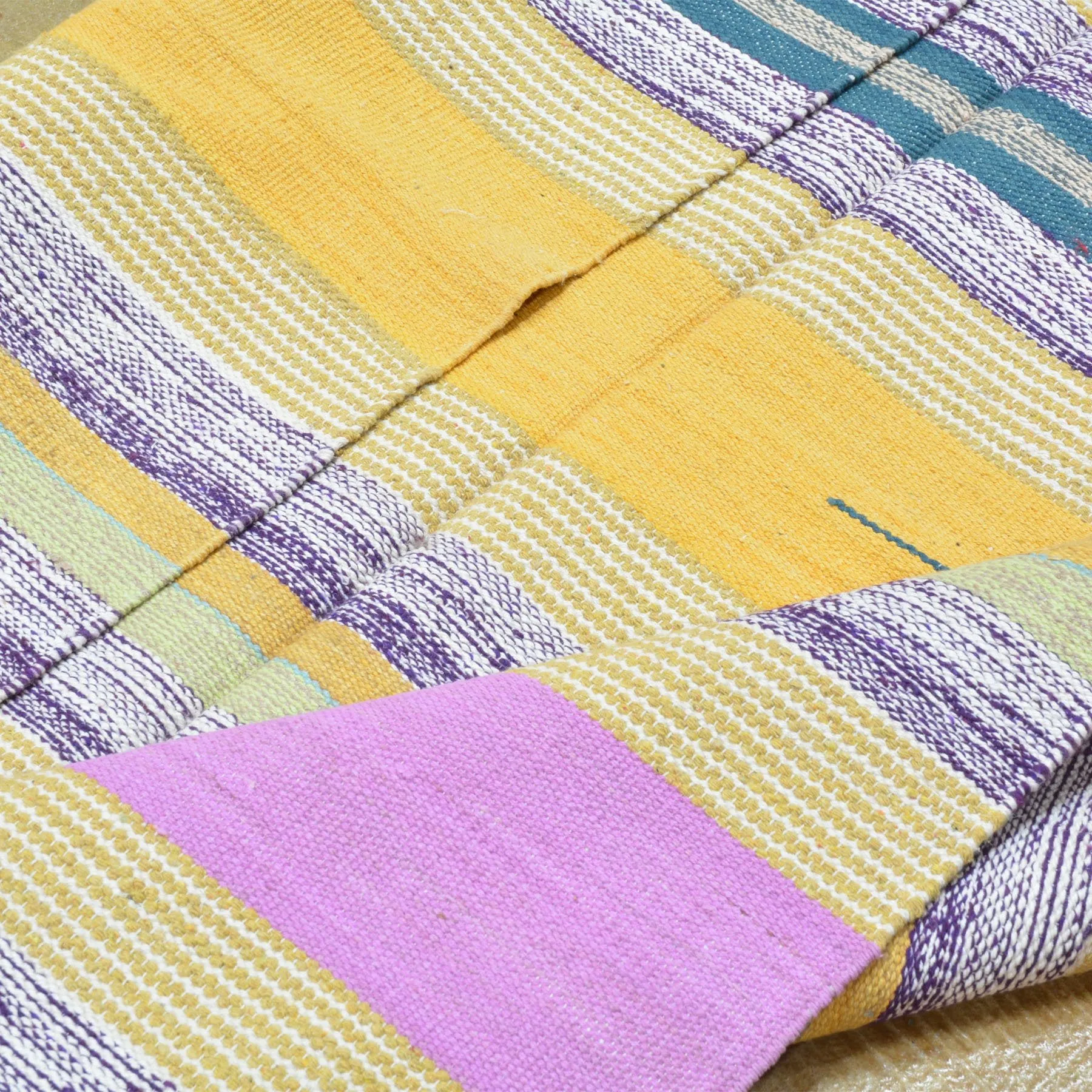 Hand-Woven Cotton Dhurrie Flatweave Reversible Kilim Handmade Rug (Size 3.9 X 5.11) Brrsf-513