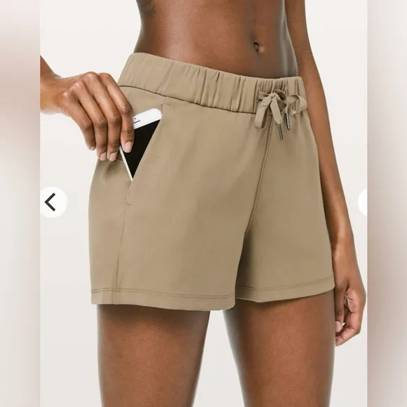 Lululemon On The Fly Short *Woven *2.5&quot; Frontier