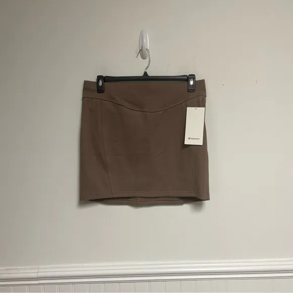lululemon Scuba HR Scuba  Mini Skirt Brown tight fit Size XL