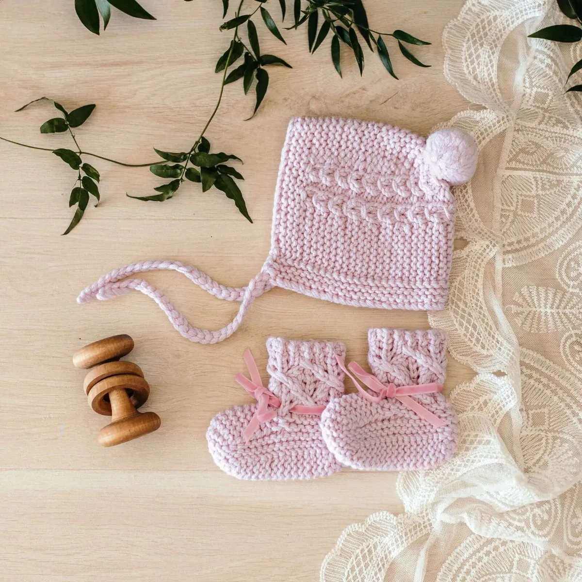 Merino Wool Bonnet & Bootie Set - Pink