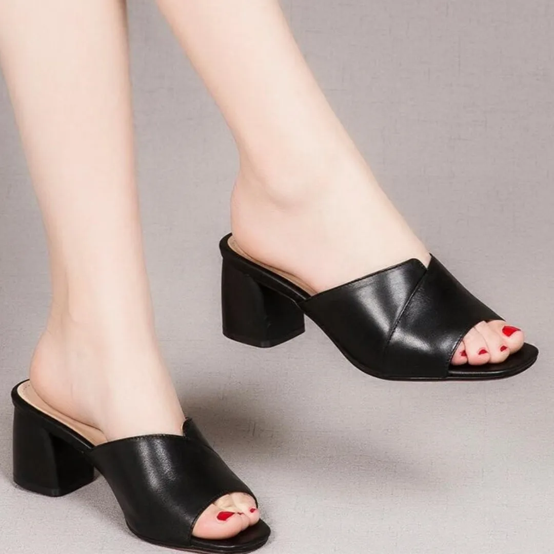 Stylish European Station Ankle Strap Sandals: Soft Leather, Thick Heel, Fashionable