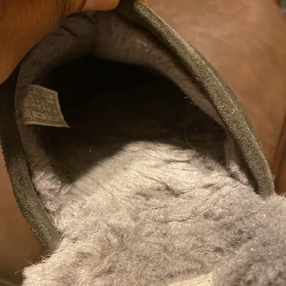 UGG MEN’S SCuff sheepskin backless slipper in dark gray size 12