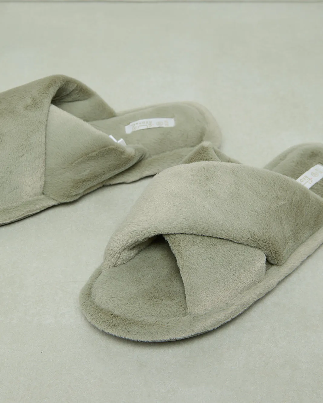Women Green Crisscross Slipper